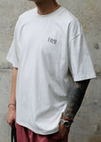 UND 26SS SLOGAN TEE